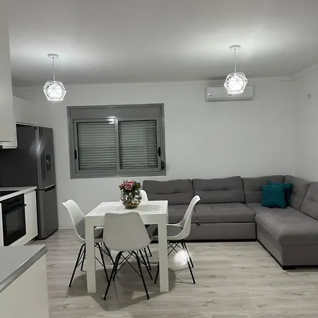 Cozy Near The Center Of Lejlighed *